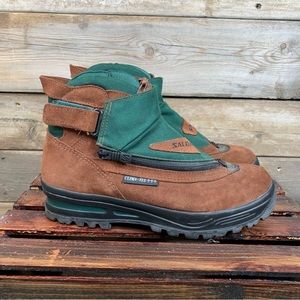 Salomon Backcountry Trekking Boots - XC style - Mens 10.5 US